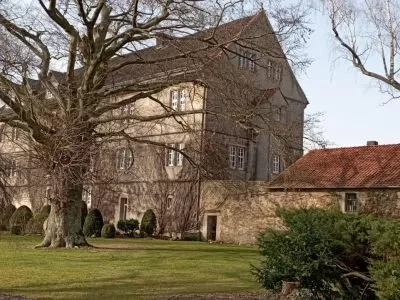 LandFrauen wandern in den Frühling