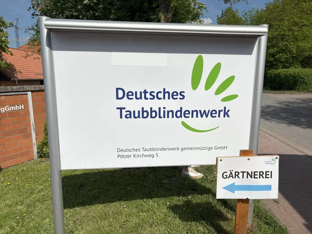 Sachsenhäger LandFrauen besuchen das Deutsche Taubblindenwerk