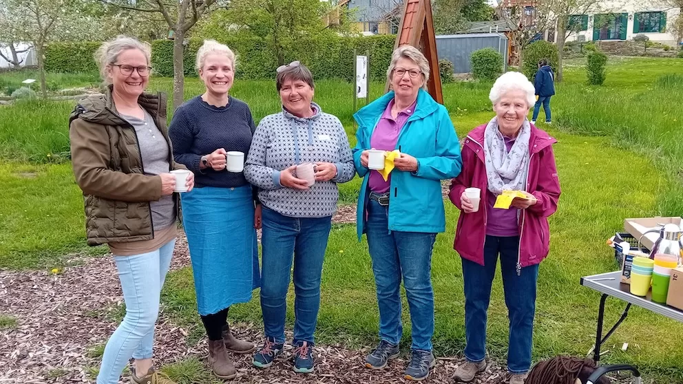 Wanderung zur Apelerner Apfelblüte